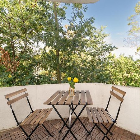 Two Bedroom Apartment By Buonomo Stays Short Lets & Serviced Accommodation In Balham With Balcony London Exterior foto