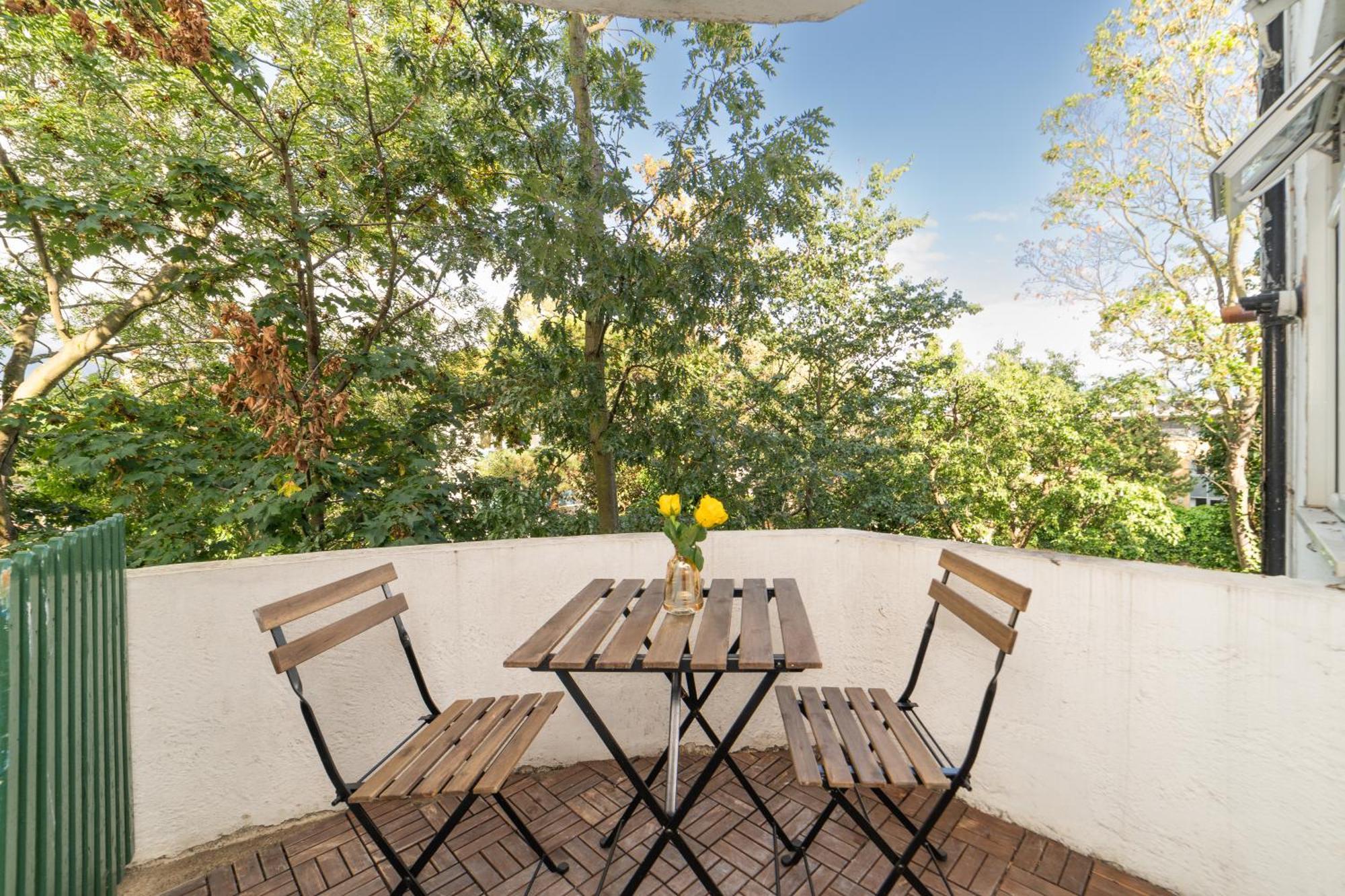 Two Bedroom Apartment By Buonomo Stays Short Lets & Serviced Accommodation In Balham With Balcony London Exterior foto